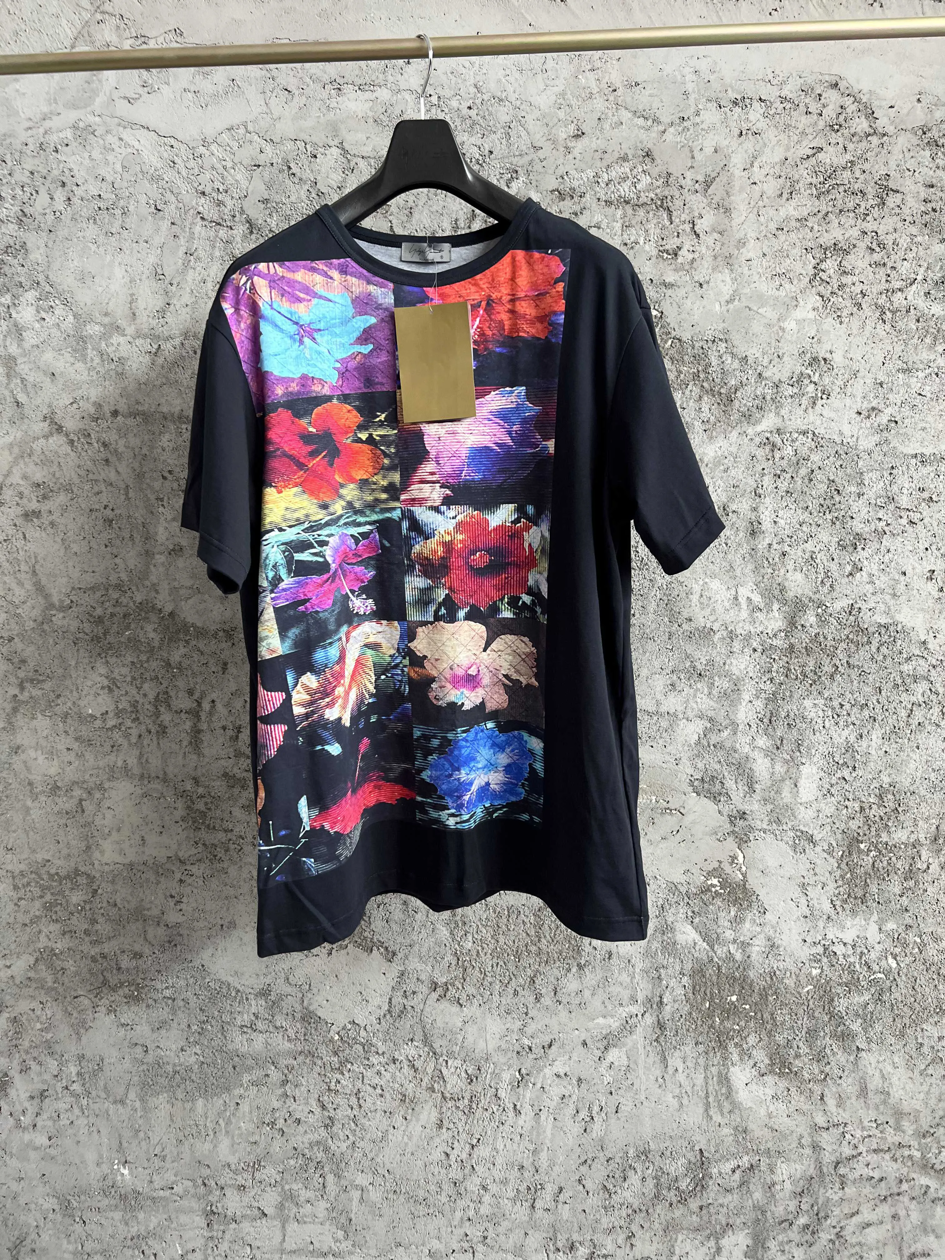 

Original inkjet floral picture book printed short-sleeved black printed T-shirt, Japanese niche trend