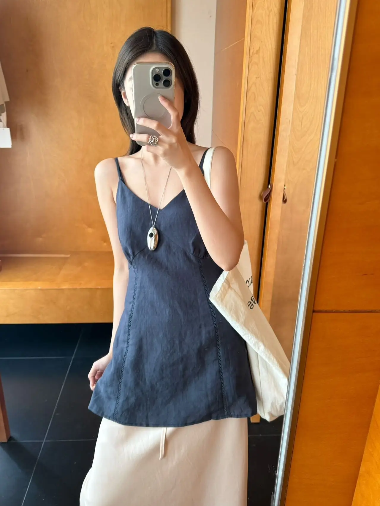 

Женская майка-топ Lilian Simple Versatile Loose Slimming для бранча и повседневной носки, модель SS6008, в стиле Splice, верхняя одежда