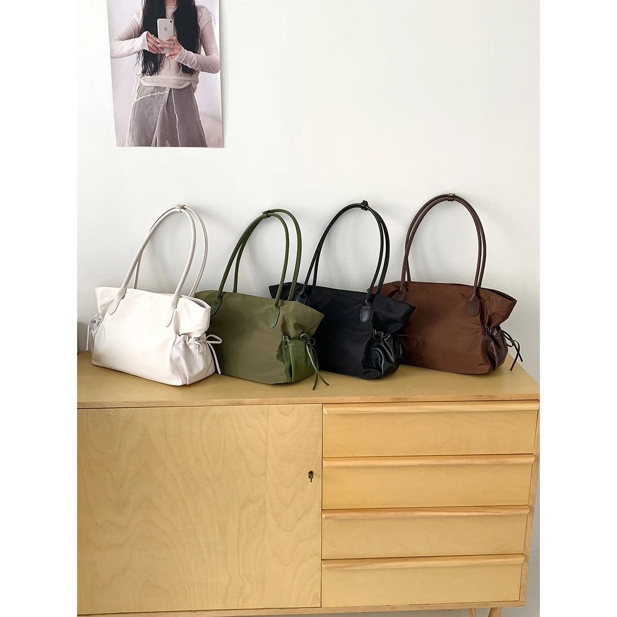 

Осень 2023, новая женская сумка через плечо с нейлоновым шнуром, большая вместительная универсальная сумка для путешествий, легкая универсальная сумка