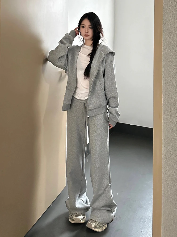 

Новый спортивный костюм 2026 года в стиле Lazy Style для весны и осени: женский комплект из худи на молнии и свободных брюк, повседневный комплект из двух предметов