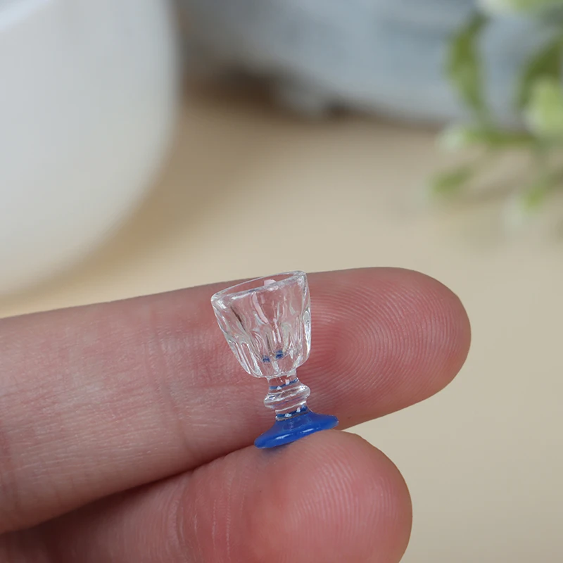 ชุดแก้วมินิโปร่งใสสำหรับบ้านตุ๊กตา 4 ชิ้น/ชุด แบบจำลองแก้วไวน์เบียร์ขนาดเล็ก ของตกแต่งบ้าน