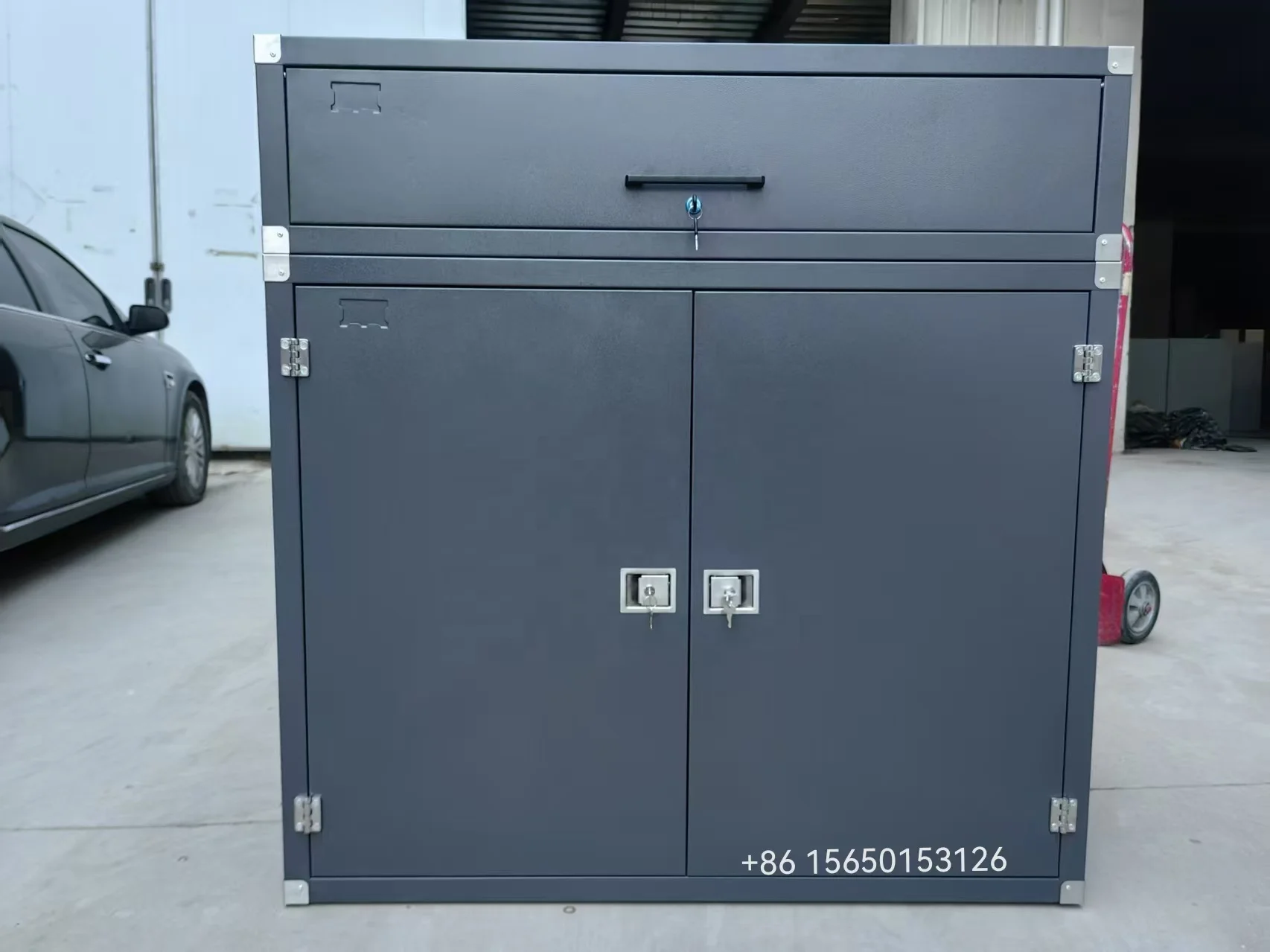 High Quality Customized Steel Locker Horse Tack Box Portable Tack Trunk Locker Stable Cabinet Equestrian