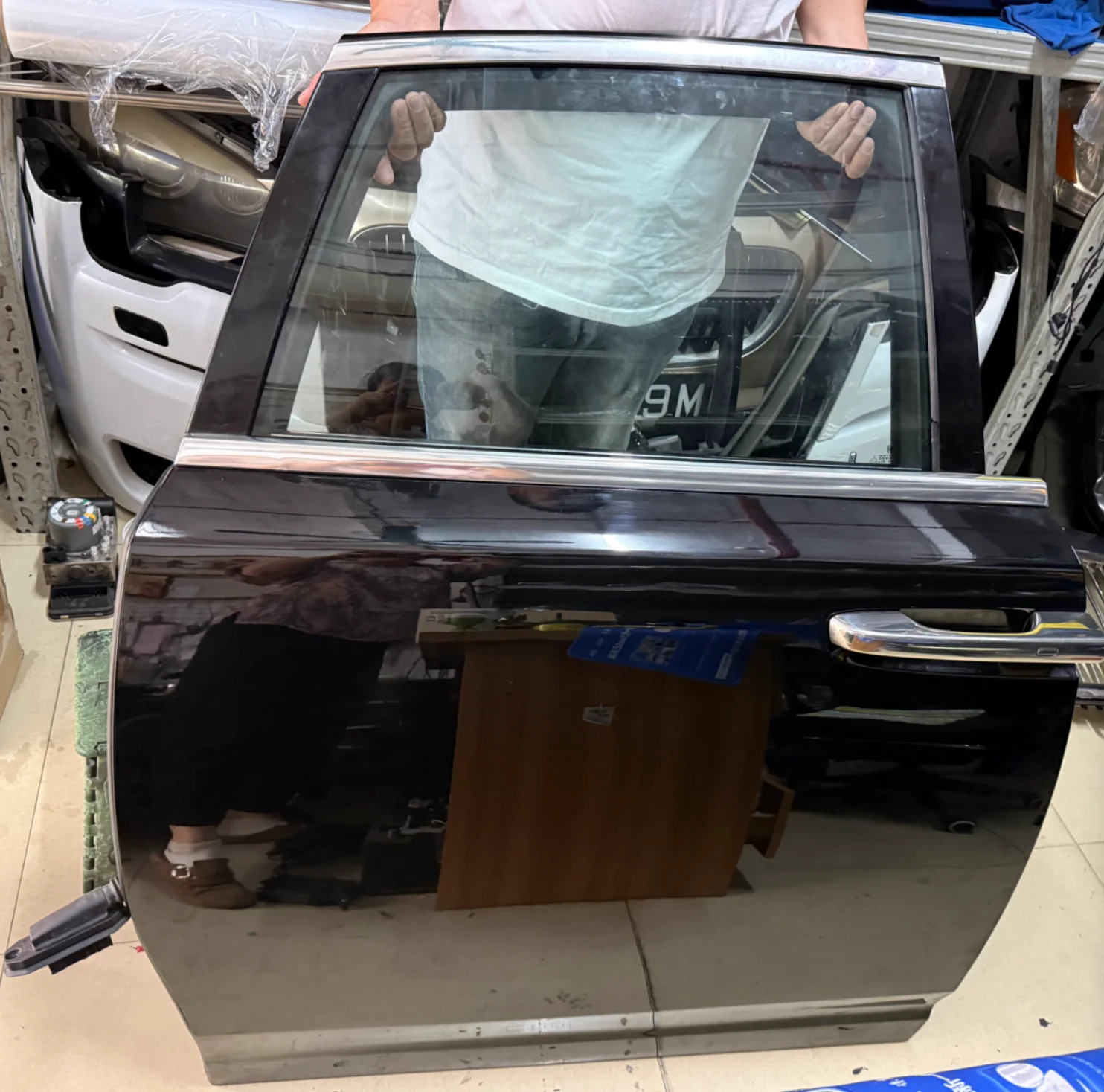Rear Right Door Assembly of for  Rolls-Royce Ghost 41527242856