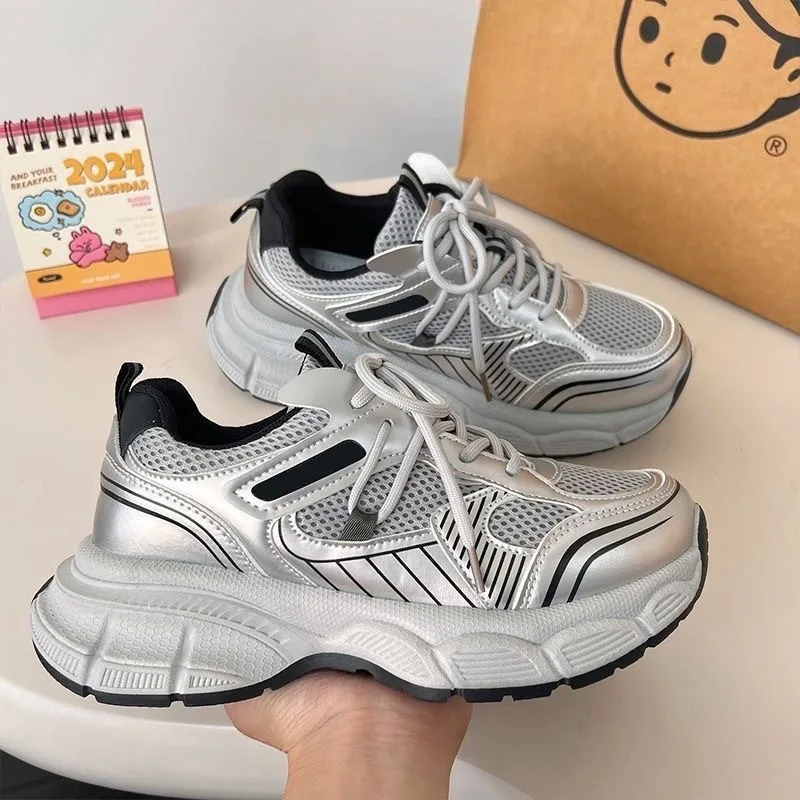 

Новинка 2023 года, летние фиолетовые кроссовки для папы, женские дышащие туфли на массивной подошве, универсальная повседневная спортивная обувь для бега для кампуса