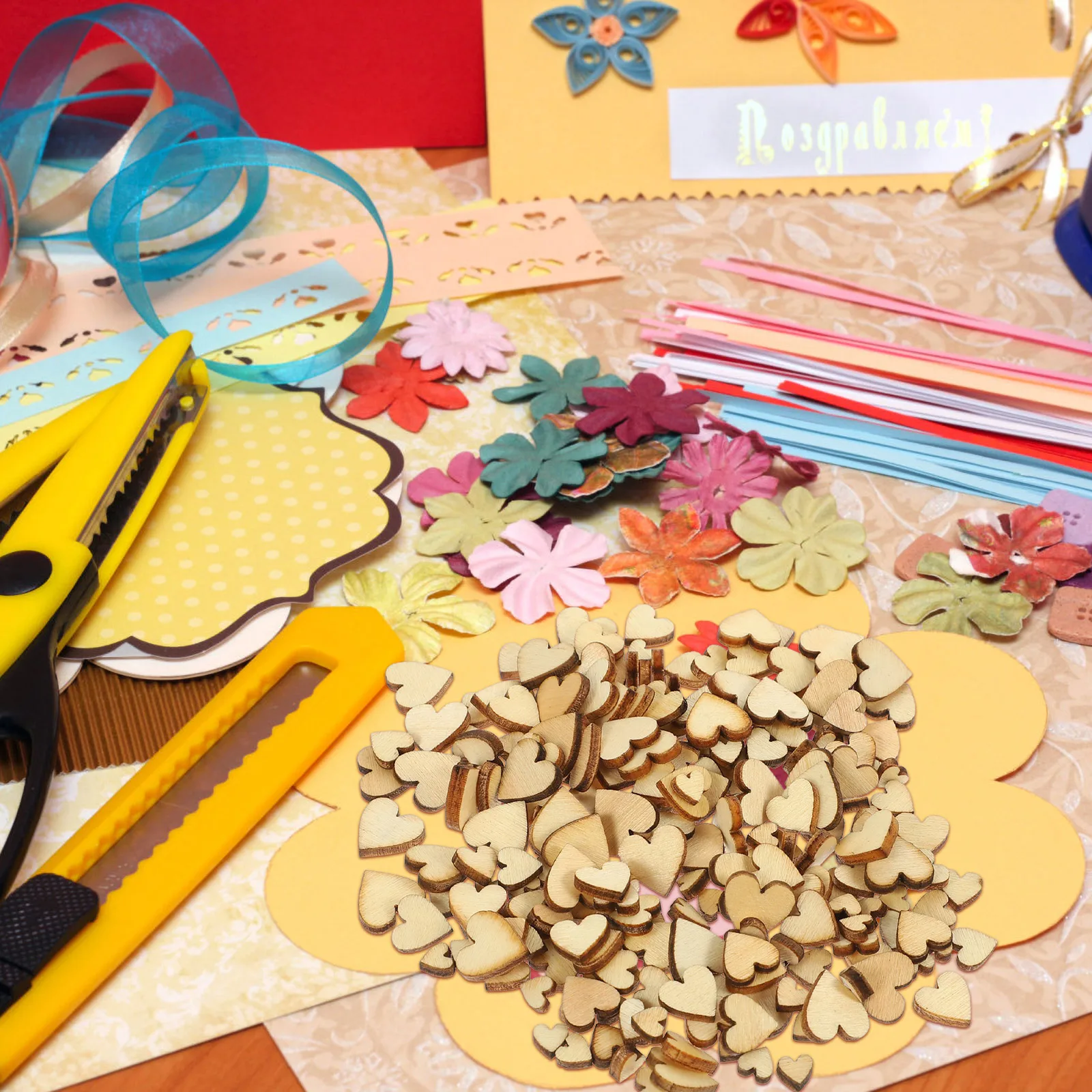 

200Pcs Blank Heart Wood Discs for Scrapbooking Decoupage Sign Making Art Projects Blank Wood Slices Log Slices