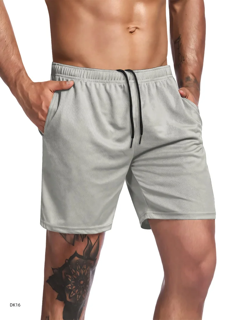 

Мужские летние шорты универсальны и подходят для поездок на работу и повседневной носки, сохраняя стильный вид даже после длительного ношения.