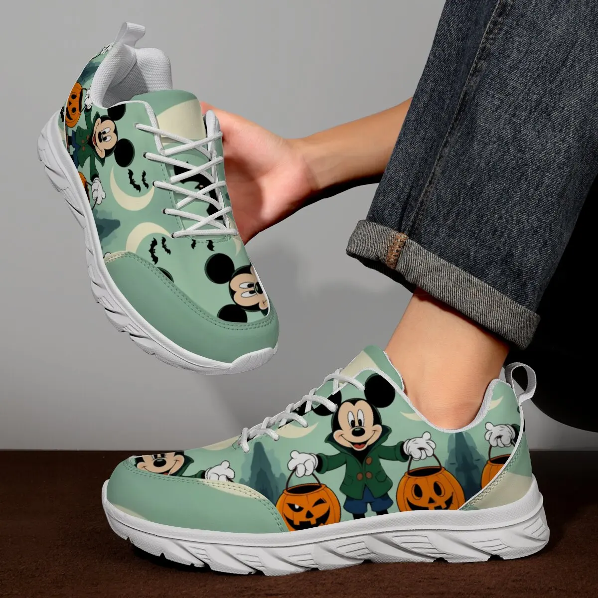 Zapatos deportivos para hombre, zapatos informales para correr, zapatos planos bajos con punta redonda y cordones, zapatos ligeros tejidos voladores con temática de Halloween para parejas