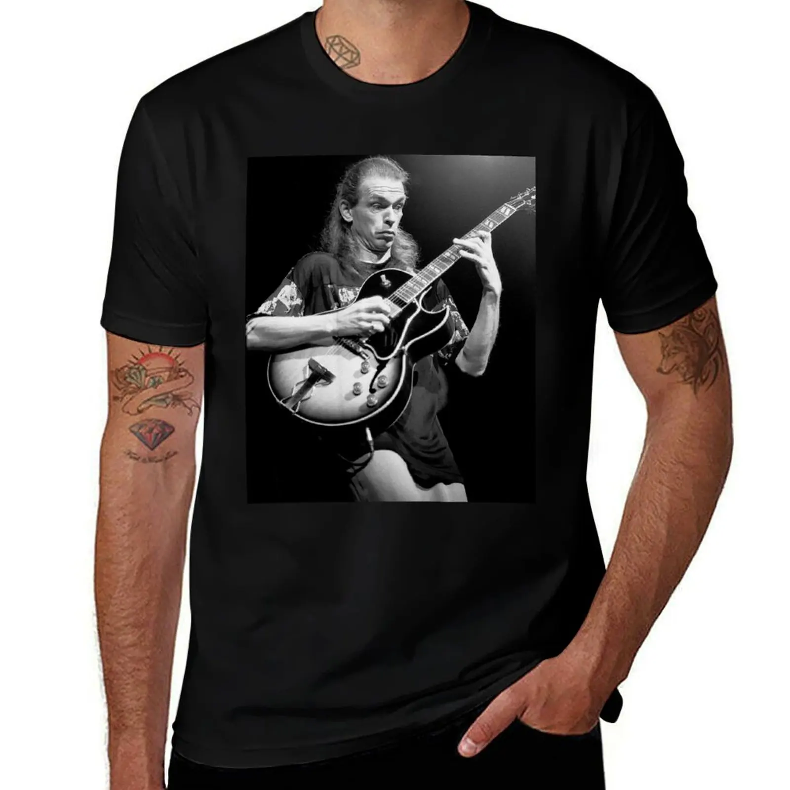 Steve Howe - Yes - BW Photograph T-Shirt Essential Solid Color T-Shirt