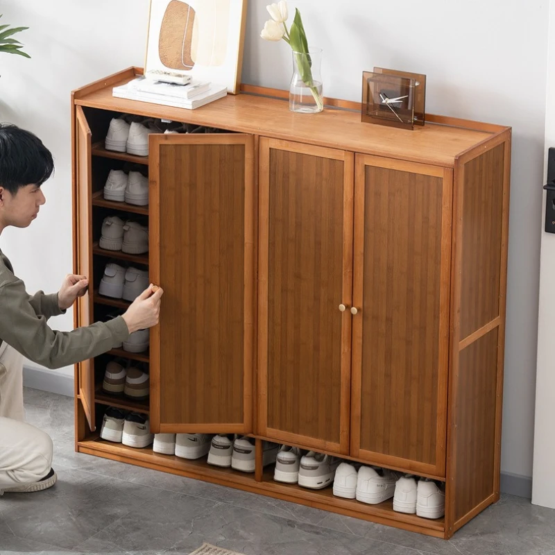 Stabiler Schuhschrank, Schuhregal, einfache Tür, ansprechendes Innendesign, Schlafzimmer, Studentenwohnheim, kleiner schmaler Aufbewahrungsschrank aus Massivholz