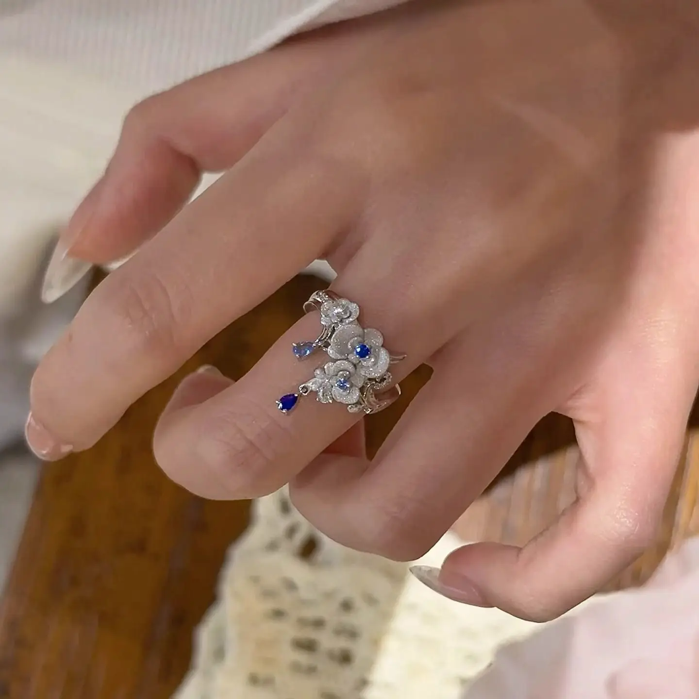 

New Chinese style blue dot diamond hydrangea ring retro palace style personalized ring women