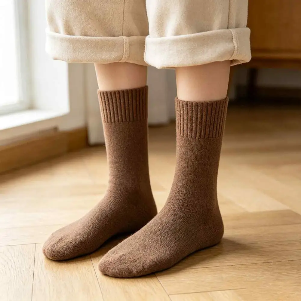 Soft Cotton Blend Thermal Socks Thickened Plush Thermal Fleece Socks for Men Soft Warm Mid-calf Crew Socks for Winter for Men