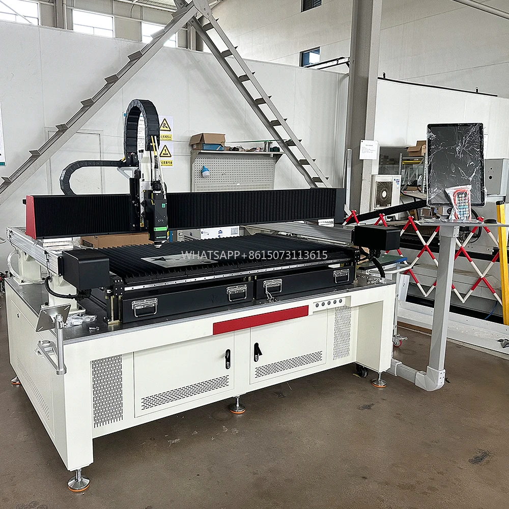 Tagliatrice laser a fibra CNC di piccola precisione Rayther 1500w 3000w per gioielli in metallo oro argento