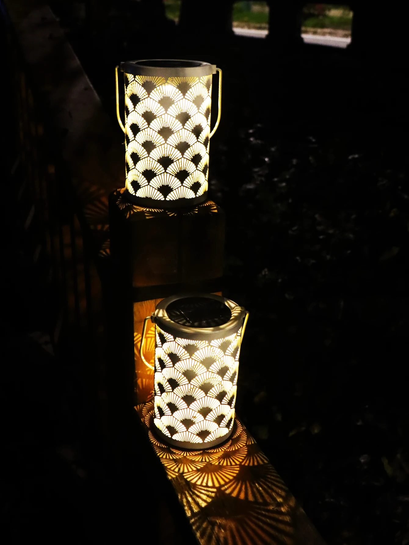 Vintage Finish Metal Solar Lights, Outdoor Yard & Garden Night Landscape Decor