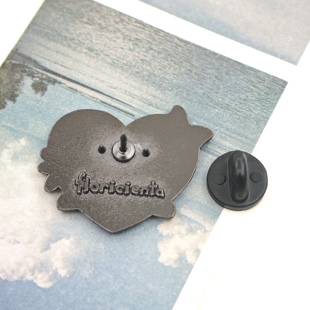 Floricienta Herz-Brosche, klassische argentinische Telenovela-Anstecknadel, bunte Sneaker, Gänseblümchen-Blumenabzeichen, nostalgisches Schmuckgeschenk für Fans – Detail 6