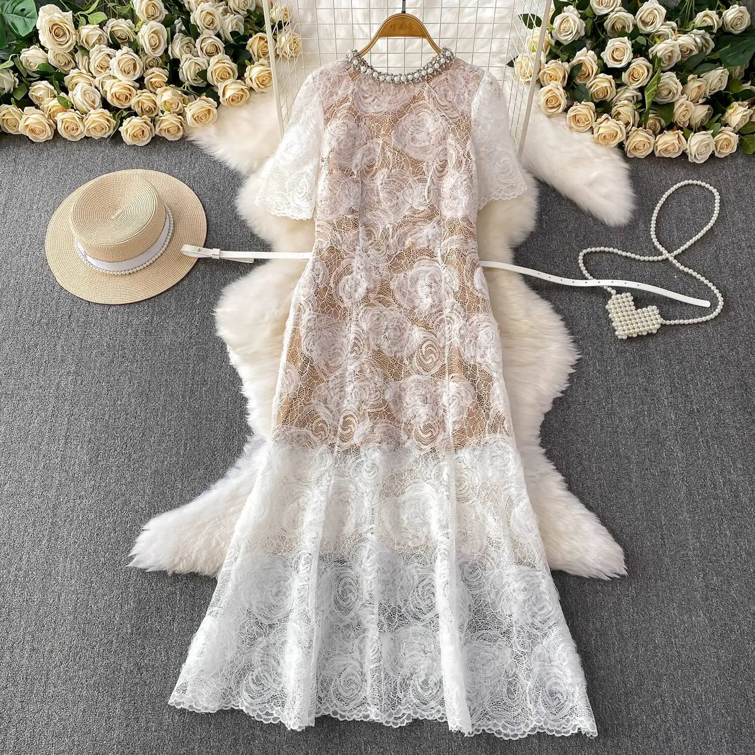 فستان سهرة رسمي فاخر صيفي كريستالي للنساء بأكمام قصيرة ورقبة لؤلؤية ثلاثية الأبعاد لحفلات العشاء من التل فساتين طويلة رداء من الدانتيل