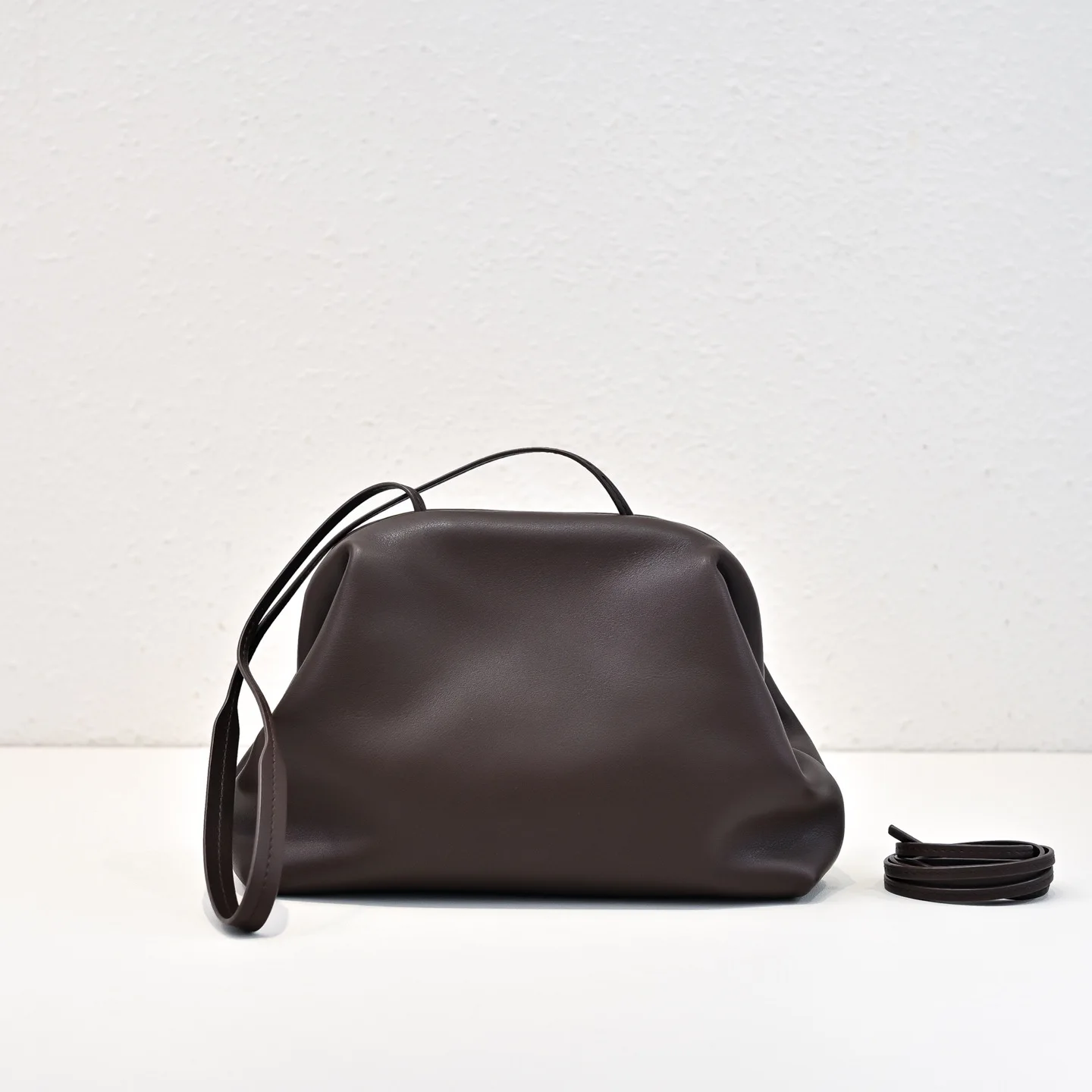 

2025 women top quality Saddle leather handbag with inner sheepskin shell shoulder bag - simple and casual handmade bag