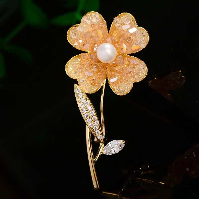 

OKILY Elegant Flower Brooches Zirconium Imitation Crystal Petal Pearl Corsage Pin Women's Jacket Fashion Accessories Ornament