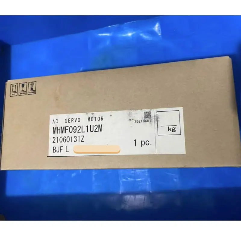 New MHMF092L1U2M servo motor 1KW fast delivery