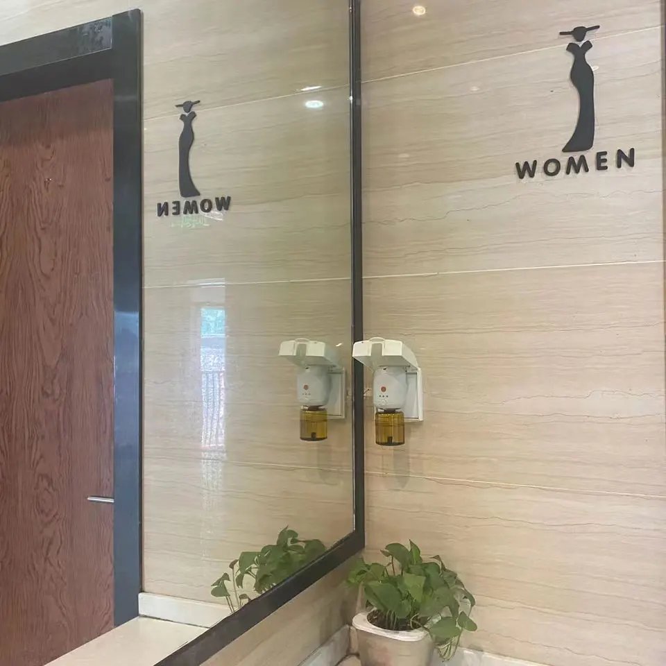 Difusor de pulverización eléctrico para habitación, difusor de aceite esencial montado en la pared, Mini difusor de aromaterapia inteligente portátil, 130ml