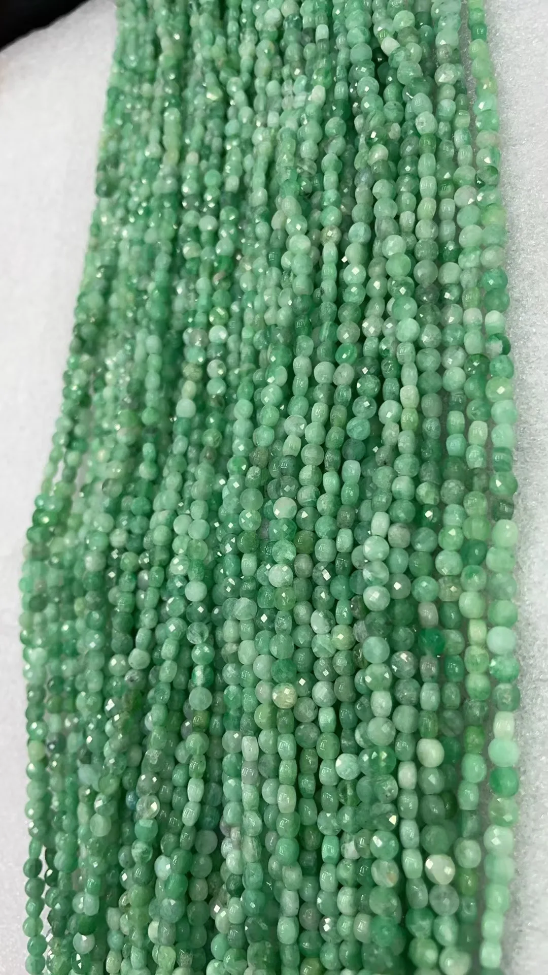 Natural emerald cake cutangle 4mm length38.5cm