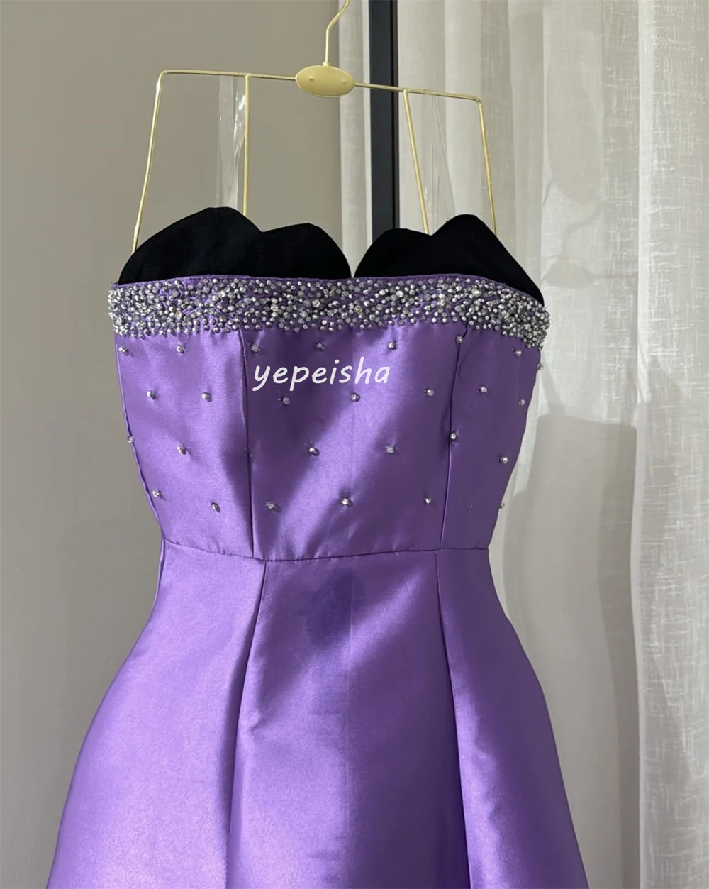 Abiti lunghi senza spalline a trapezio con pieghe di paillettes abbinate con scintillii personalizzati Abiti da cerimonia su misura Squisito elegante sexy