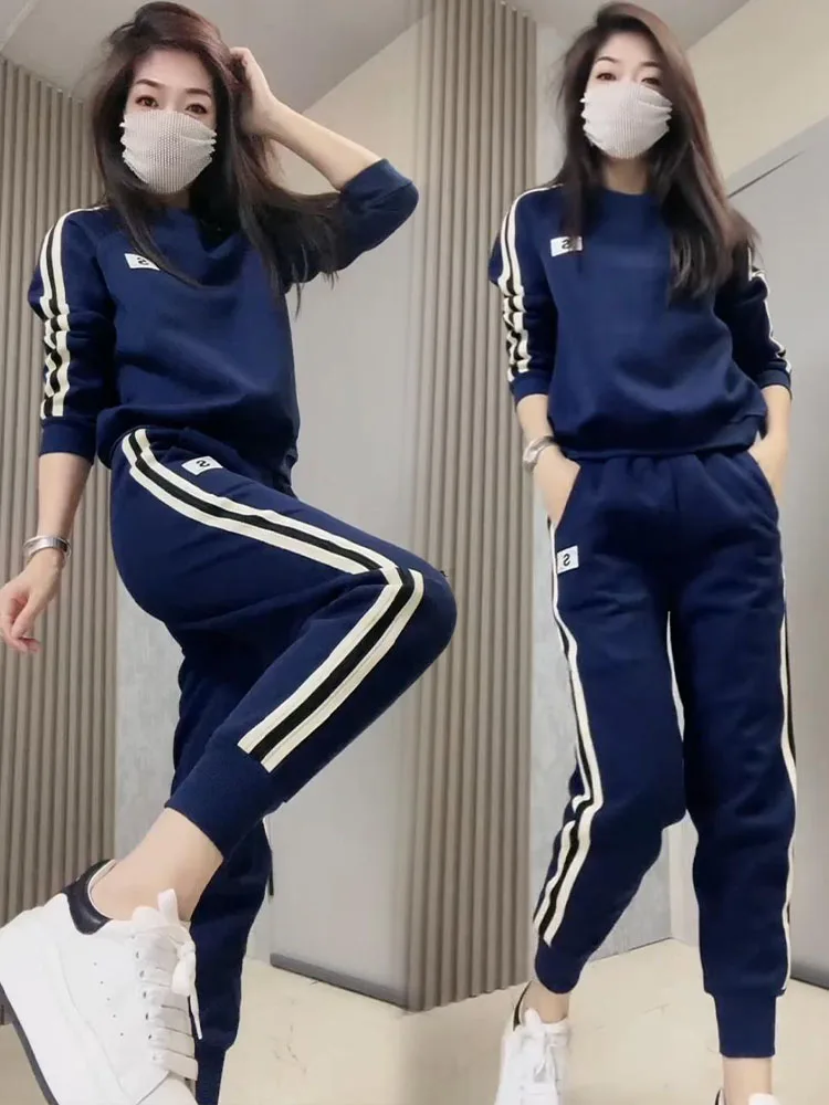 

Faionable Patchwork Set Women's round Ne Striped Sweatirt Trendy Cuffed Pants Two-Piece Spring Collection Casual Sports...