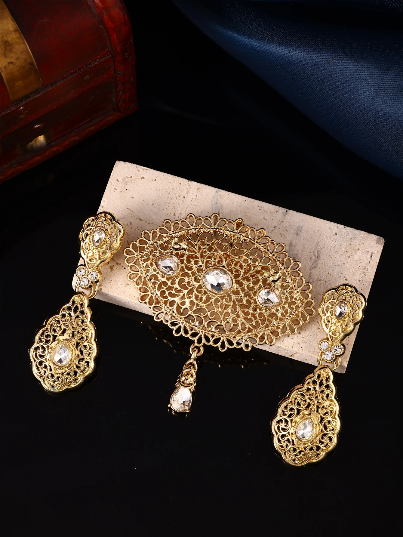 

Moroccan Women's Brooch And Earring Set, Hand-Carved Brooch, Rhine Stone Earrings, Wedding Jewelry For Brides