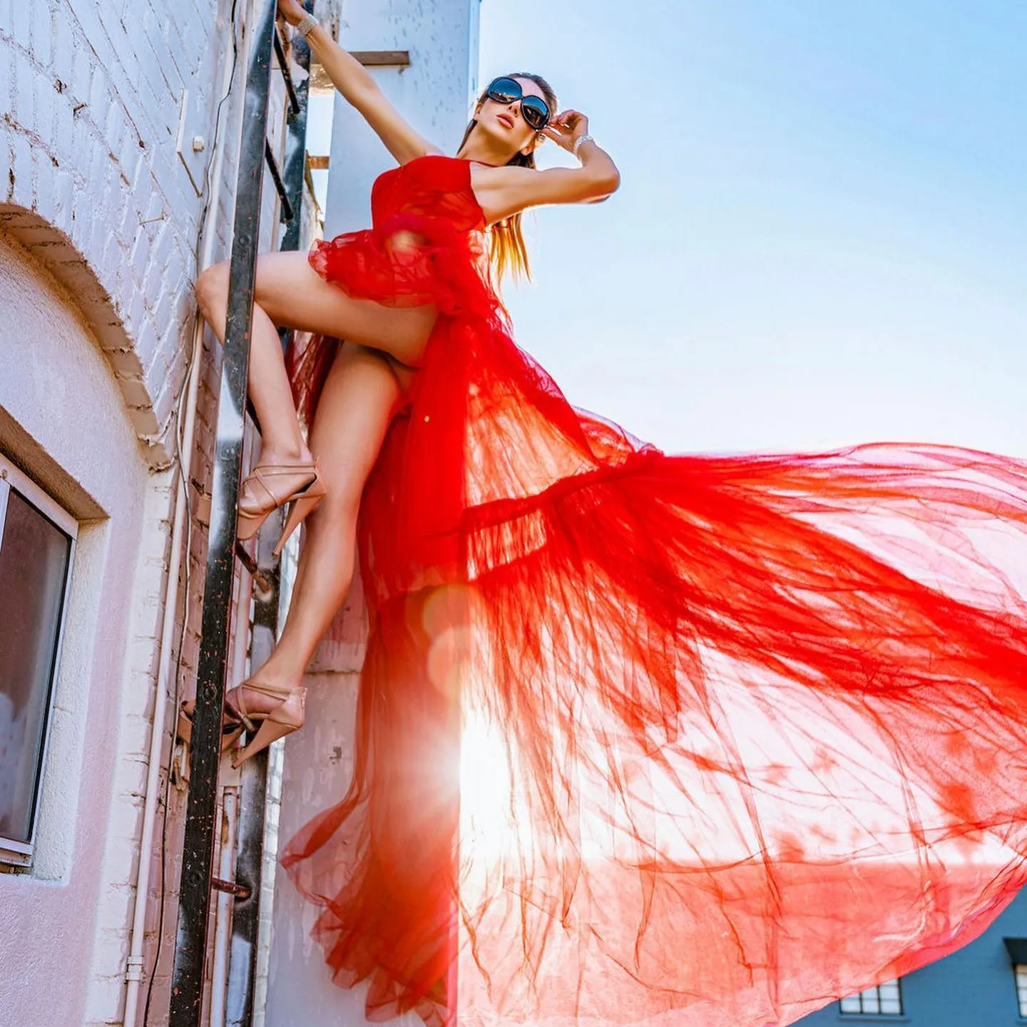 

Fabulous Red See Thru Long Tulle Detachable Train 150cm Tutu Tulle Bridal Overlay 4 Layer Tulle Women Over Wrap Skirt