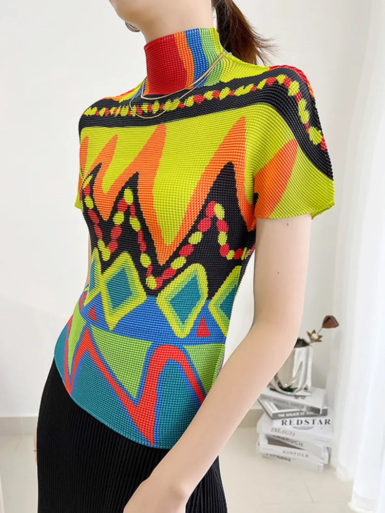 LANMREM Pleated Geometric Printed T-shirt For Women Turtleneck Short Sleeve Shirt Female Fashion Top 2024 New Summer 2N598