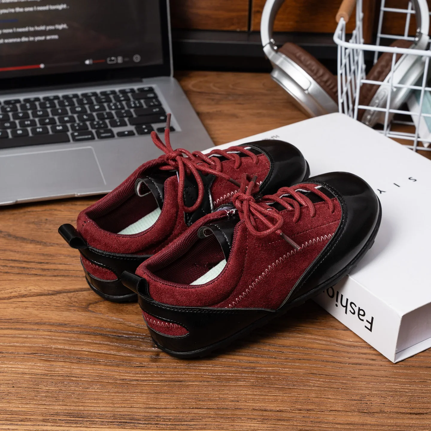 Children Retro Spliced Casual Sneakers Kids Lace‑Up Soft Flat Sole Fashion Training Shoes Boys Girls Lace‑Up Casual Trainer