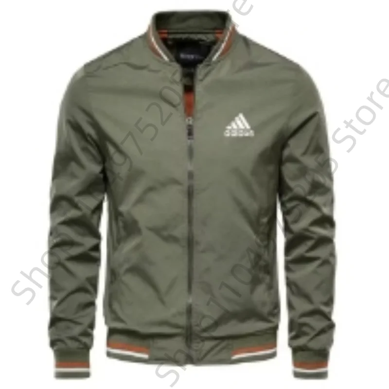 

Spring and Autumn New Trends: Outdoor-style hooded coats with lighting fixtures, loose-fitting sports shirts, sleeveless jackets
