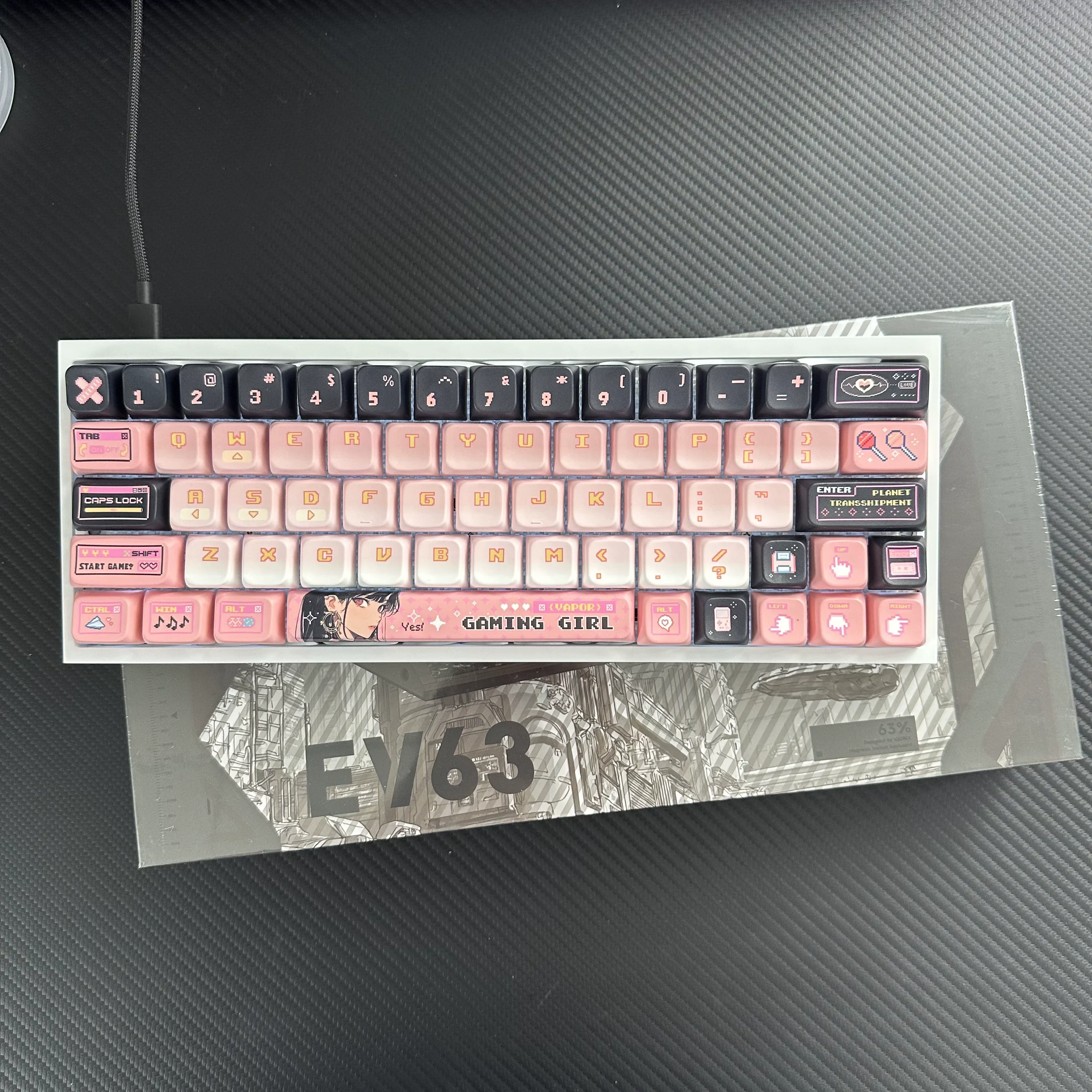 Teclado com interruptores magnéticos IQUNIX EV63 com fio RGB personalizado e modificado, teclado DIY finalizado.