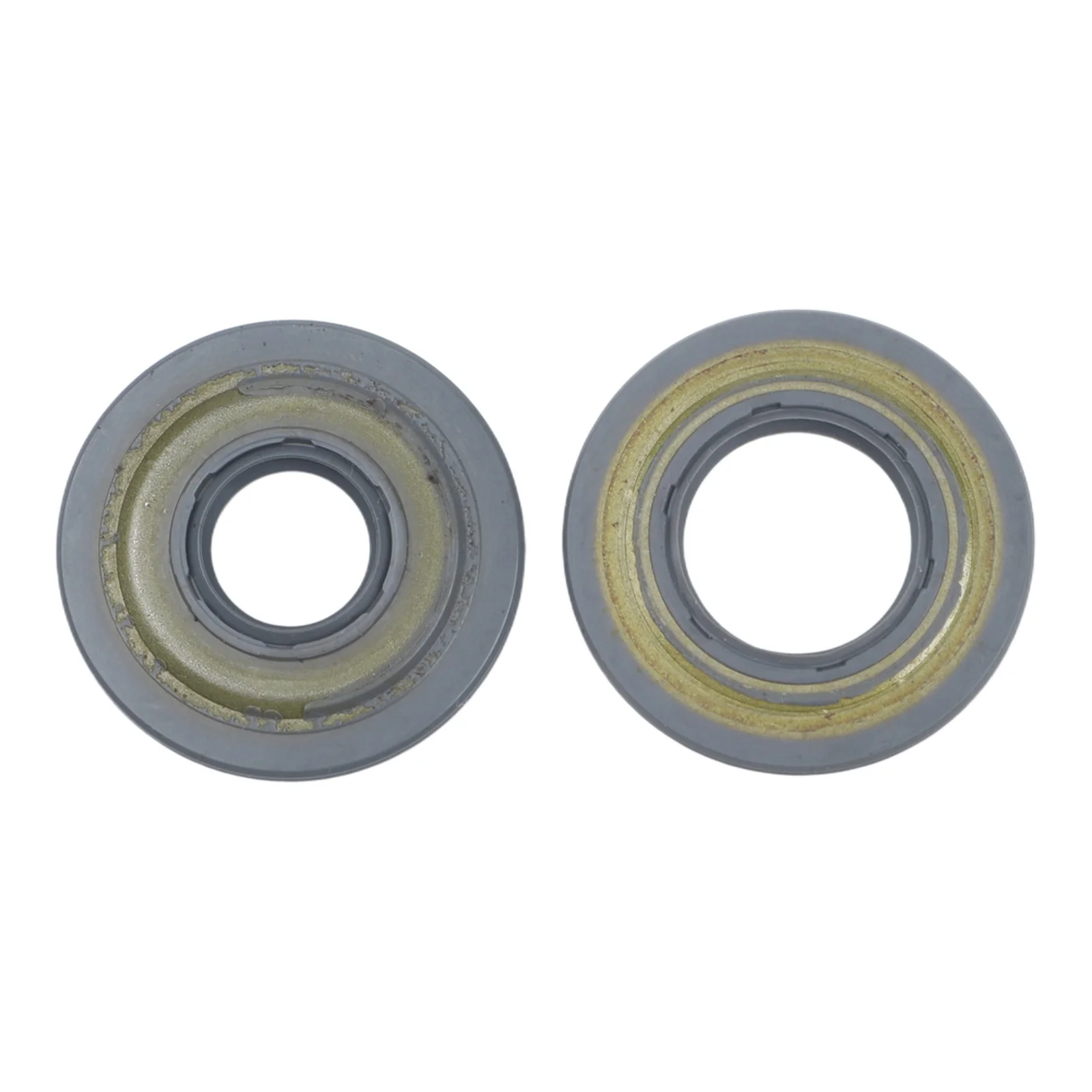 for chainsaw Crank Oil Seal Set 32mm Plastic Black 2pcs For Models 135, 140, 435, 435e, 440, 440e Replacement Part