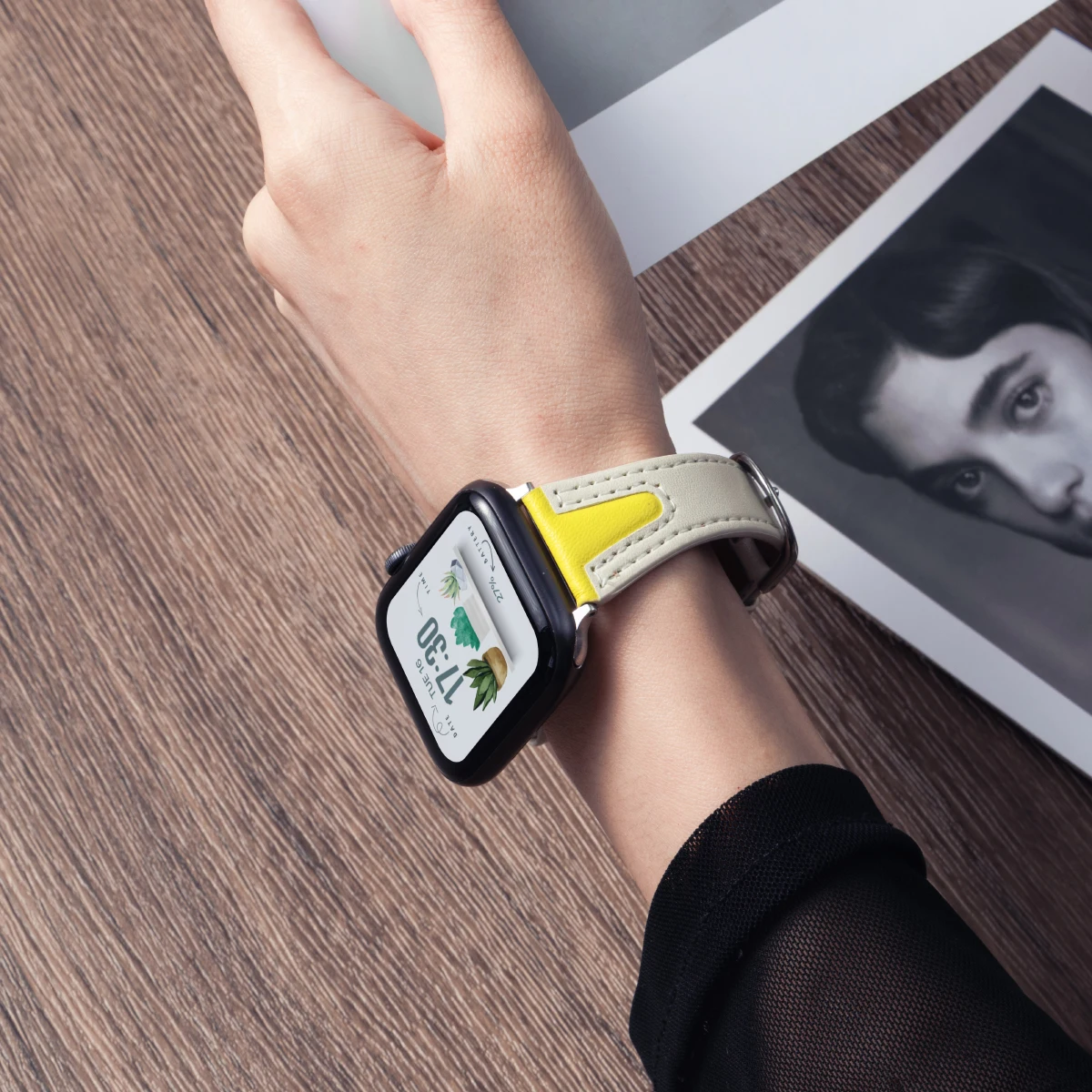 Leather Band for Apple Watch Series 11 10 9 8 7 6 5 4 SE Slim Strap for Iwatch 38mm 40mm 41mm 42mm 45mm 49mm Two color Bracelet