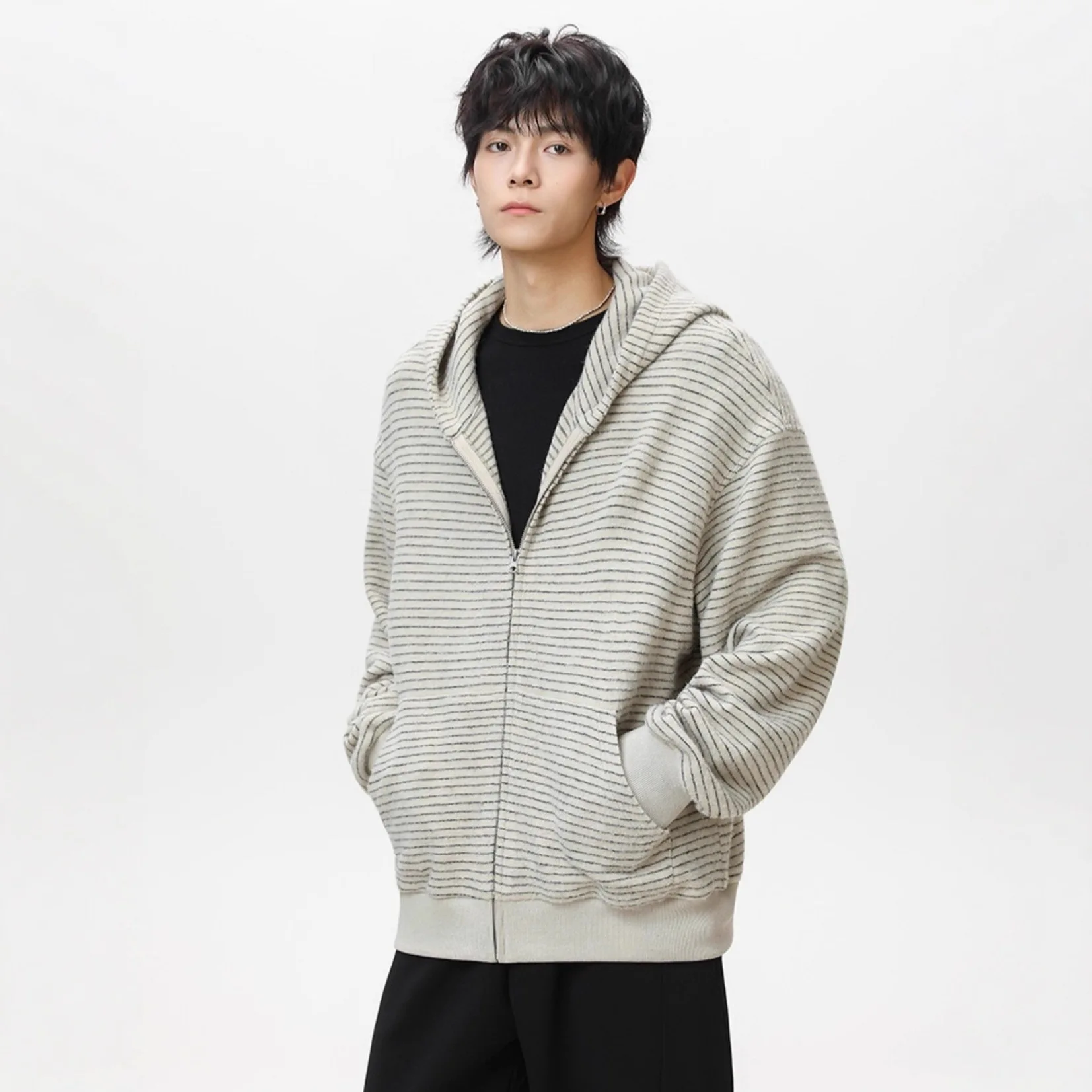 

Мужская куртка на весну-осень, тонкая, в полоску, с капюшоном, мужская толстовка, верхняя одежда, с длинным рукавом, дышащая, спортивная, повседневная, универсальная мужская куртка