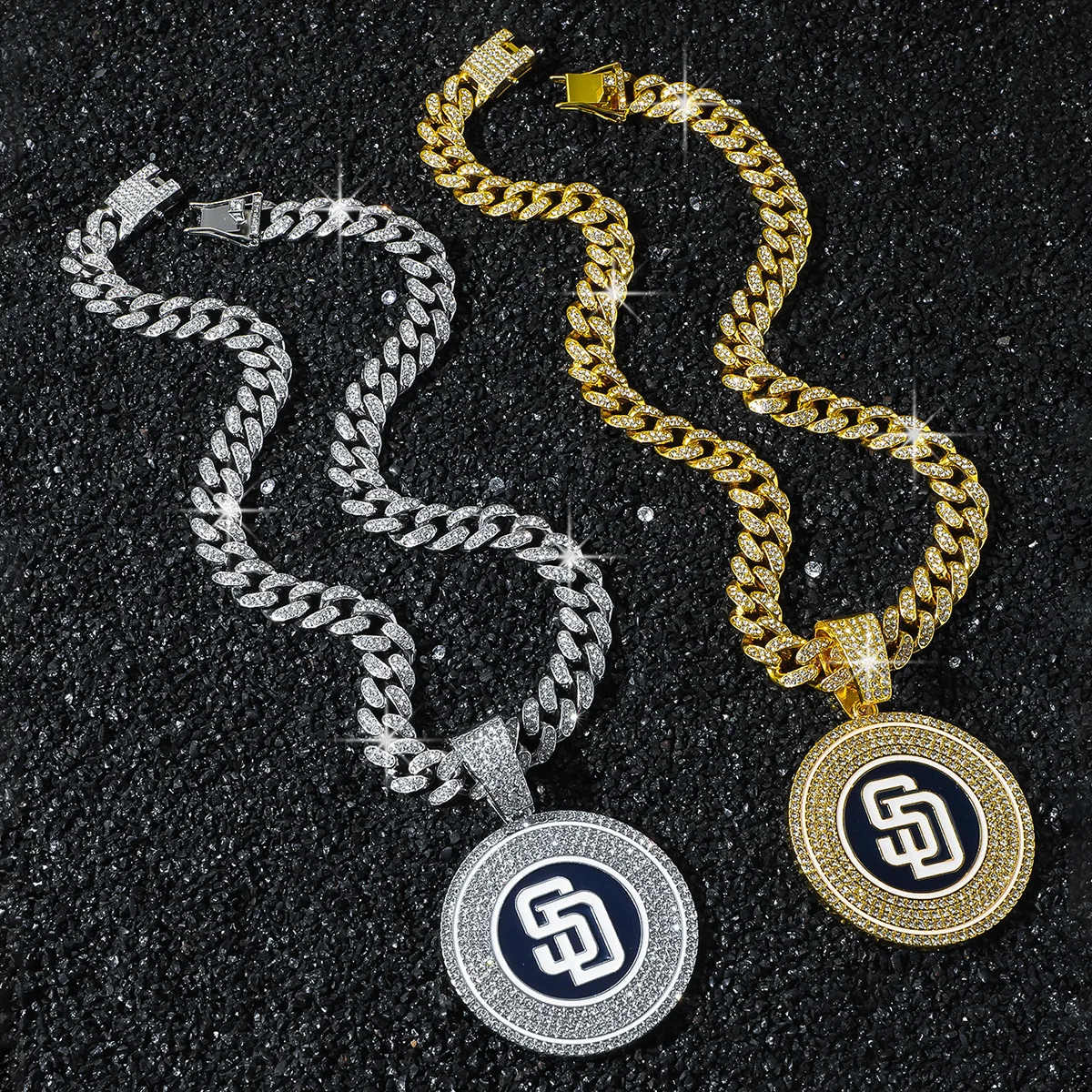 

Trend Men's Full Diamond Chain Hip-Hop Style Personalized Disc Baseball Team Logo Pendant Necklace