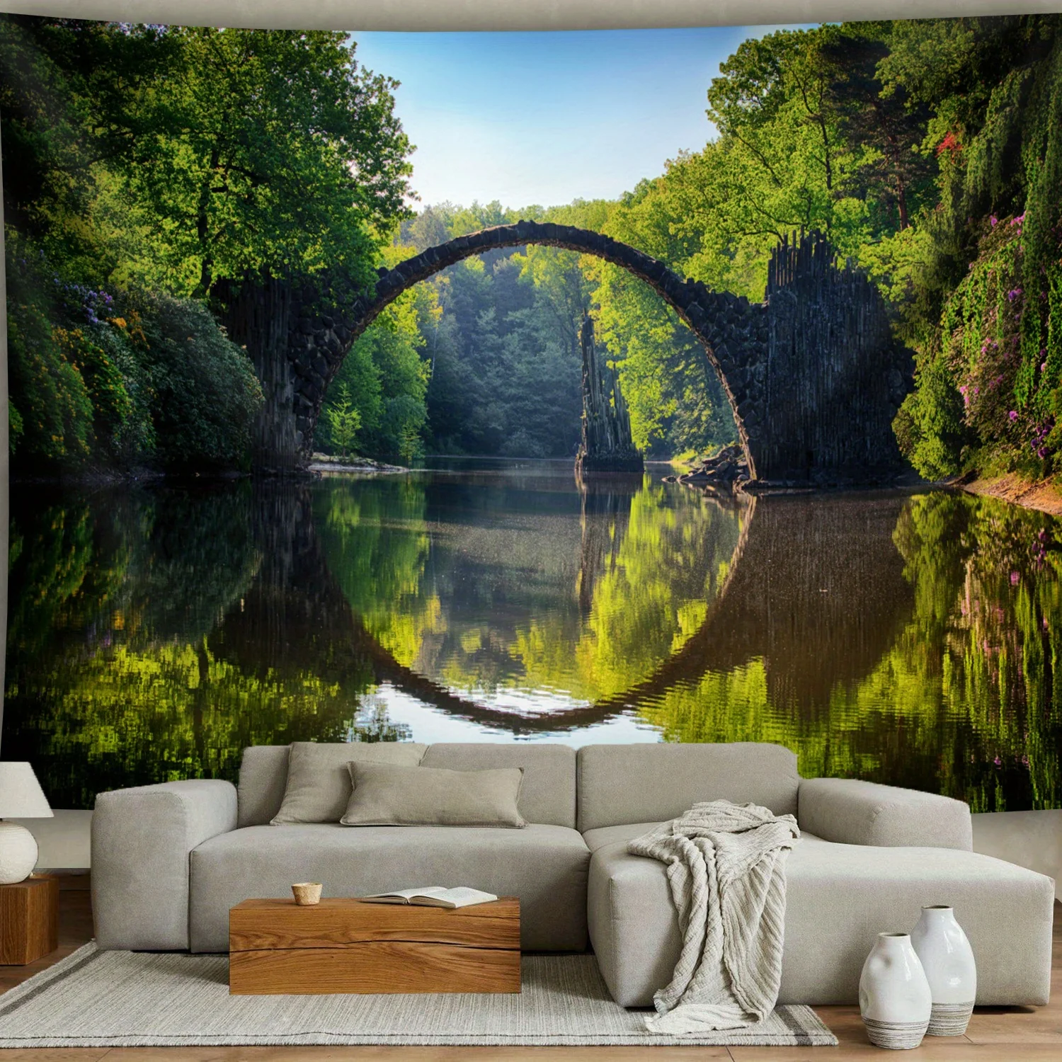 Wandteppich mit Steinbogenbrücke, See-Reflexion und grünem Wald, malerische Landschaft, Wandbehang für Wohnzimmer und Schlafzimmer