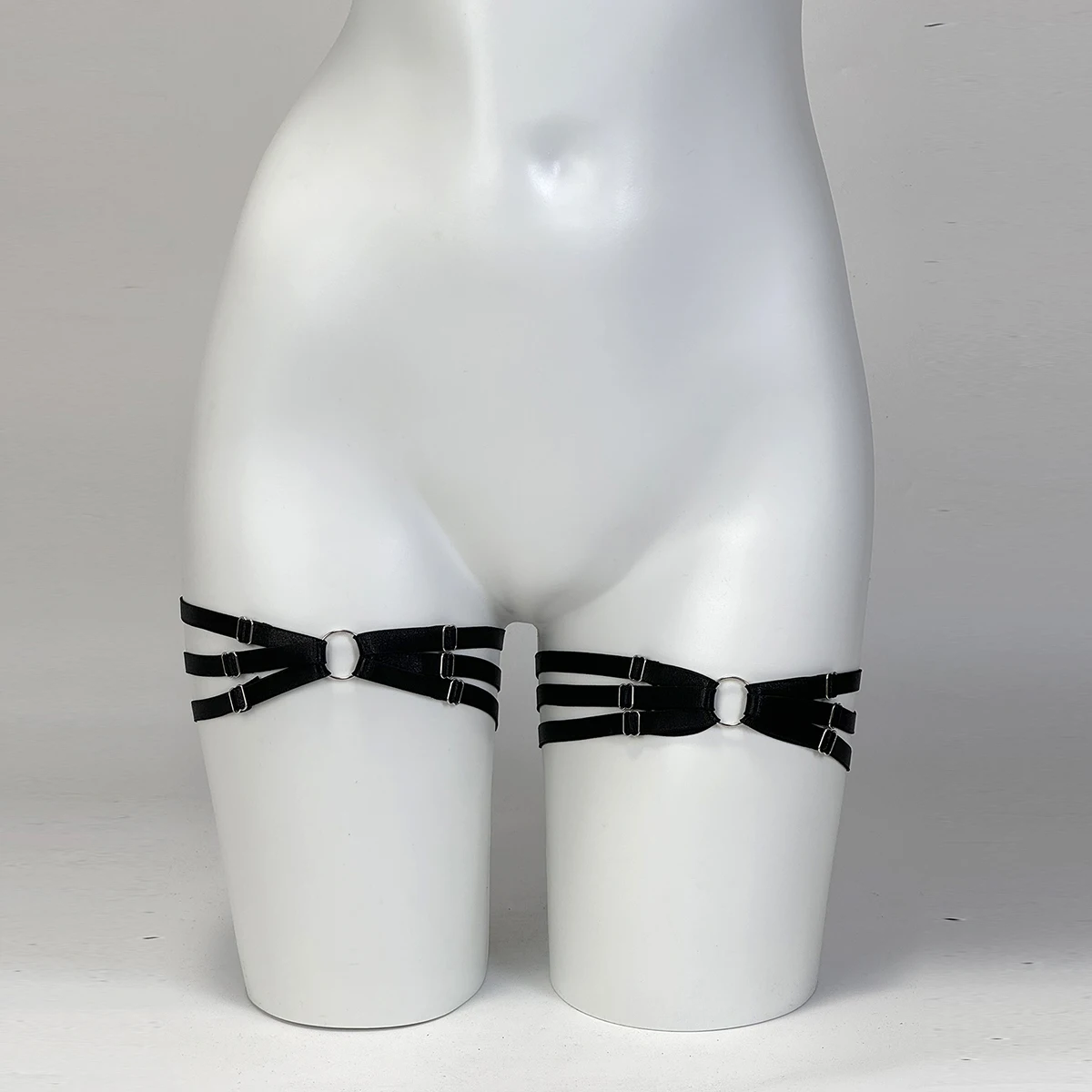 السيدات الأسود مطاطا الساق الديكور حزام قابل للتعديل مثير الفخذ الدائري اليومية عطلة حزب الملحقات لوليتا يقترن