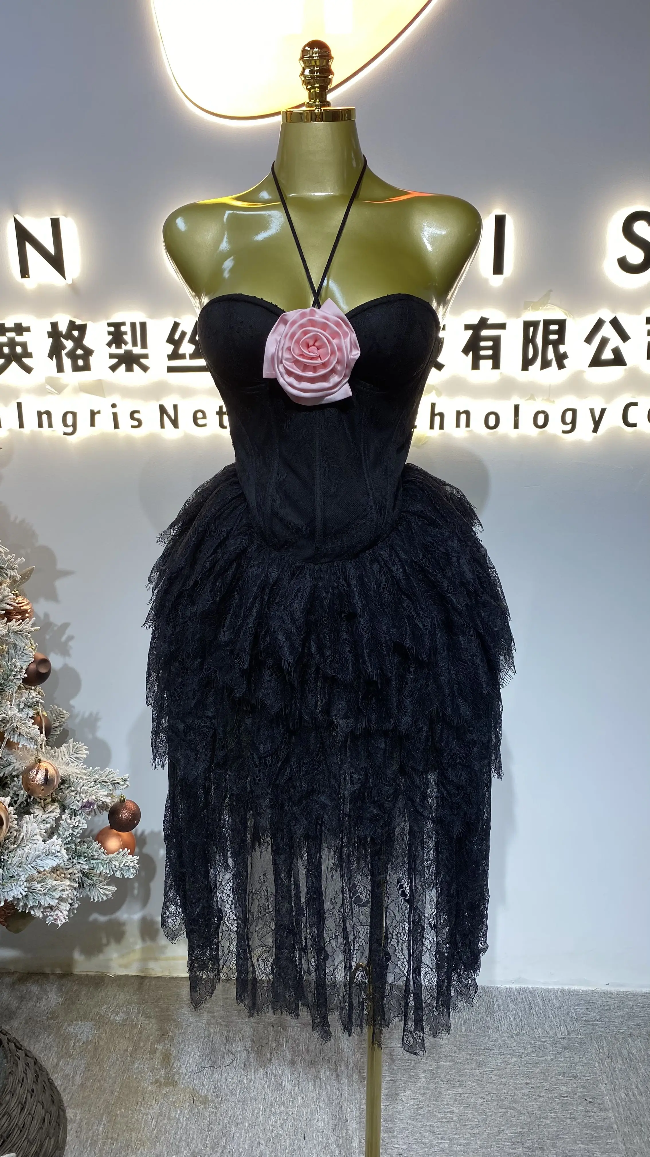 

Fashionable women's long dress, evening gown, elegant lace floral birthday dress-GZXX292