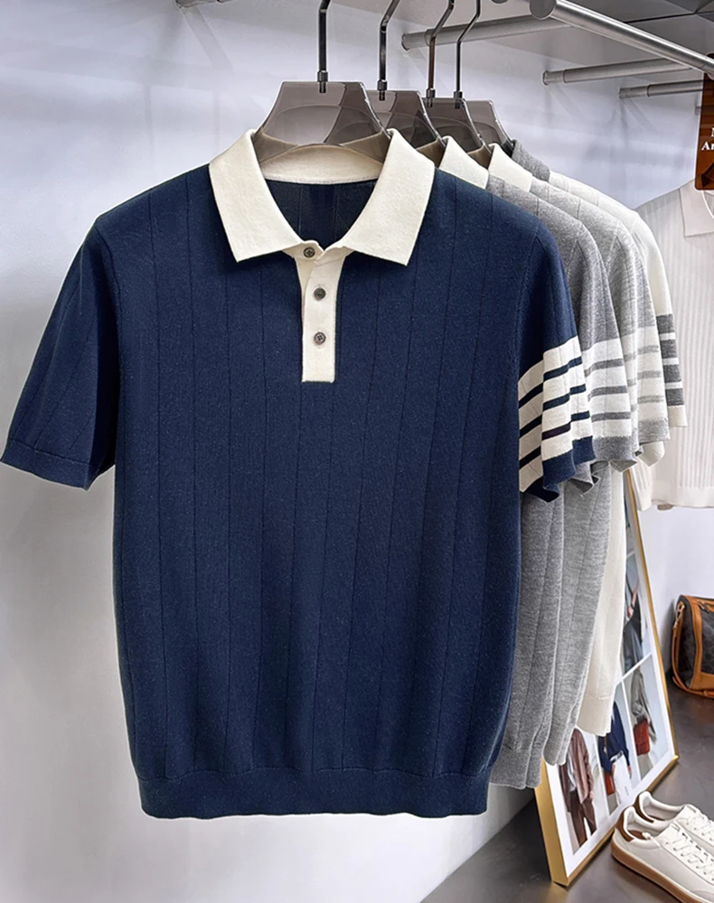 Hochwertiges gestricktes gestreiftes Kurzarm-Poloshirt für Herren, modisch, luxuriös, sommerlich, weich, bequem, lässig, farblich abgesetzt, mit Reverskragen. – Detail 15