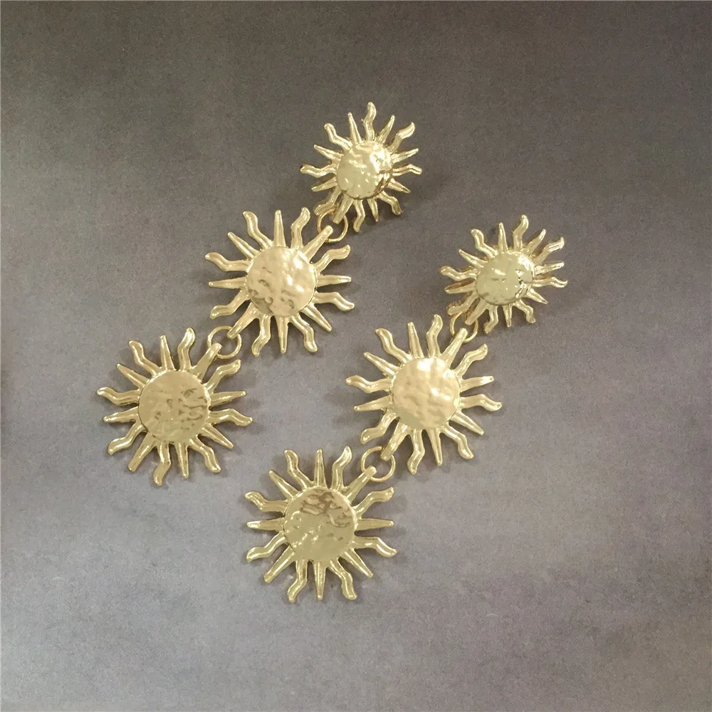 Korean Fashion Metal Vintage Three Sun Earrings For Women Luxury Creative Cute Trending Products Holiday Gifts Girls Jewelry
