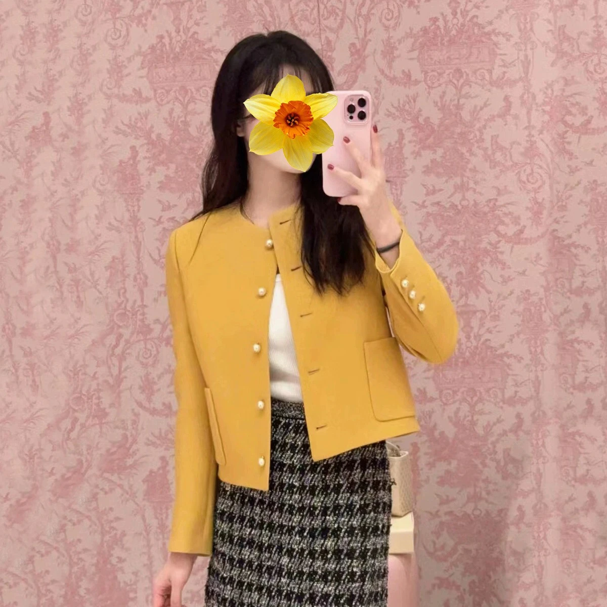 Spring Summer 2024 Pearl Button Short Jacket Coat Yellowish Ginger Women's Style Quilted Three-acetate Fiber Coat with Long S...