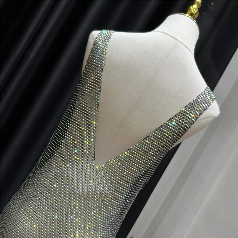 セクシーなシースルーラインストーンクラブドレス女性ディープ V ネックセクシーなダイヤモンドメッシュベースグリッタークリスタル背中の開いたイブニングドレス 92 センチメートル