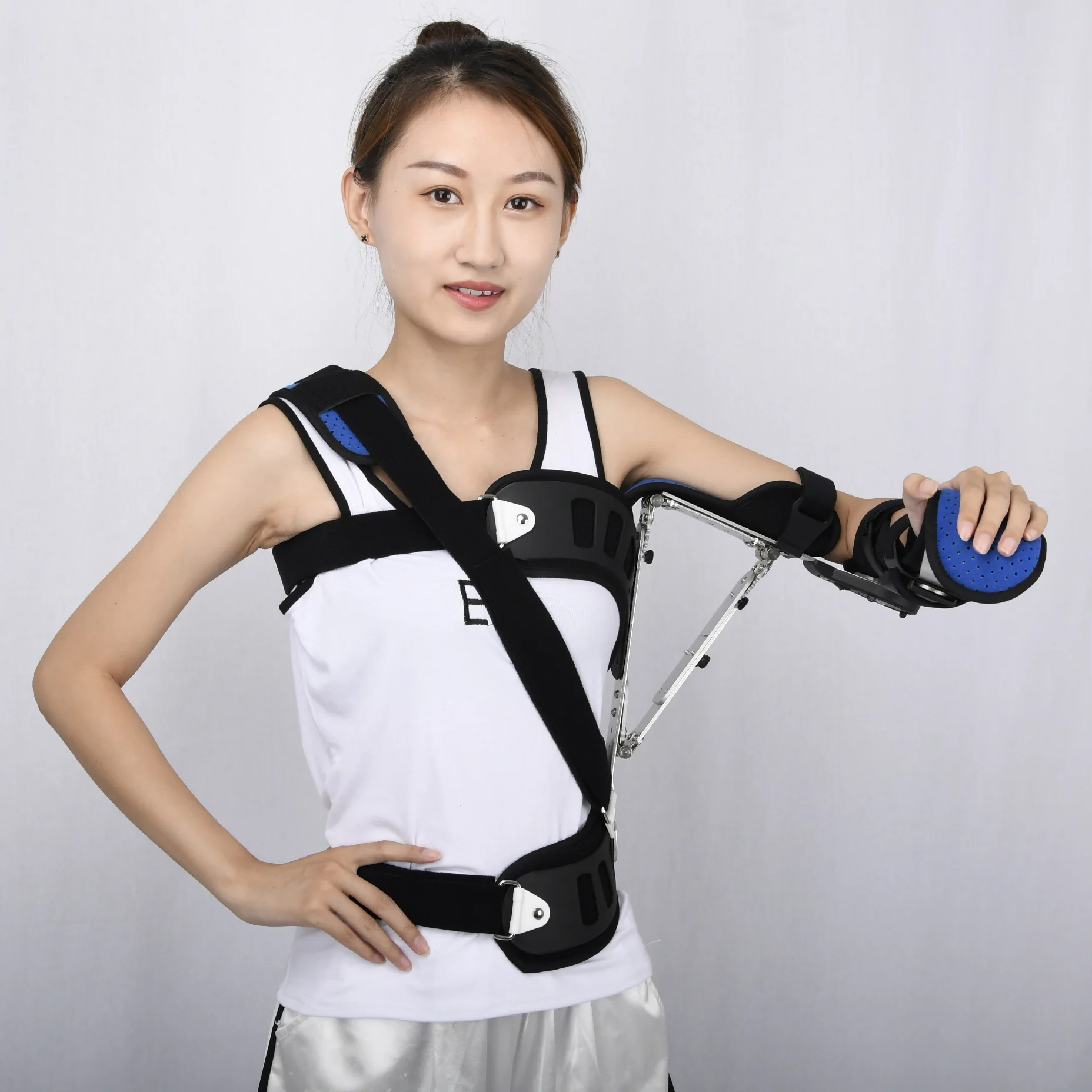 Рисунок 3 - Регулируемый фиксированный бандаж для отведения плеч