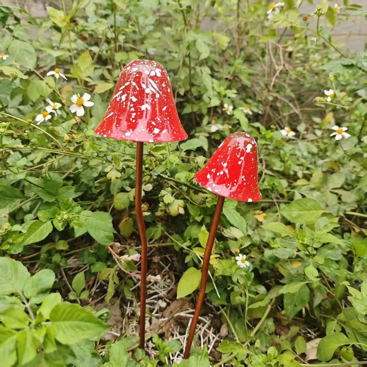 2pcs metal colorful mushroom garden stake decorations, suitable for garden, flower pots, yard or patio decorative gifts