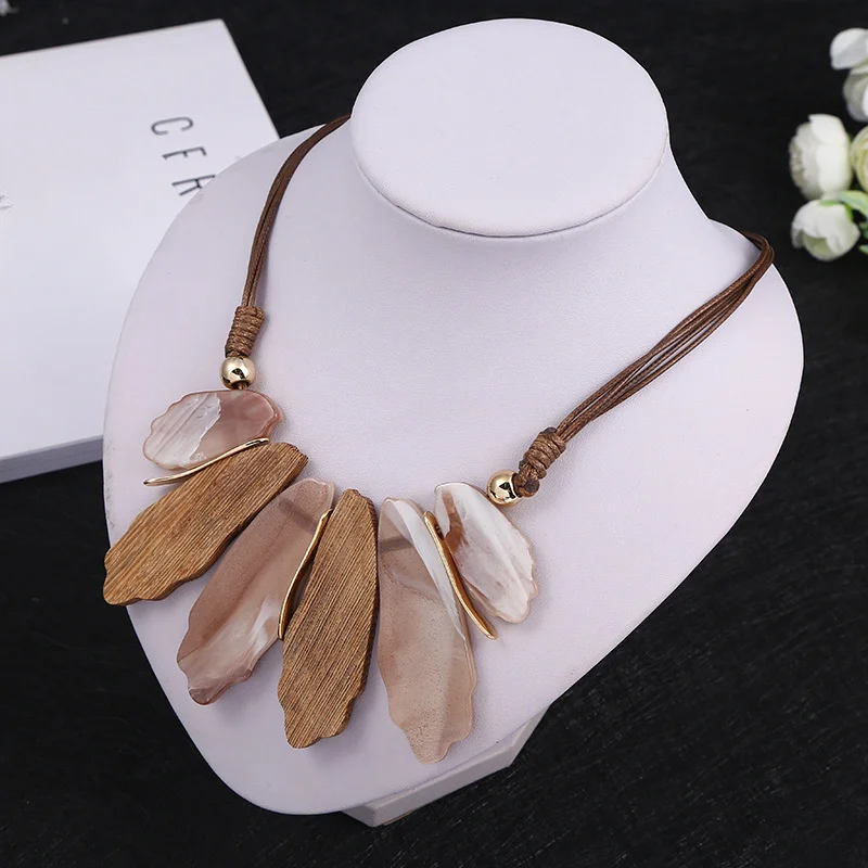 

Vintage Leaf Irregular Geometric Fashionable Handmade Necklace