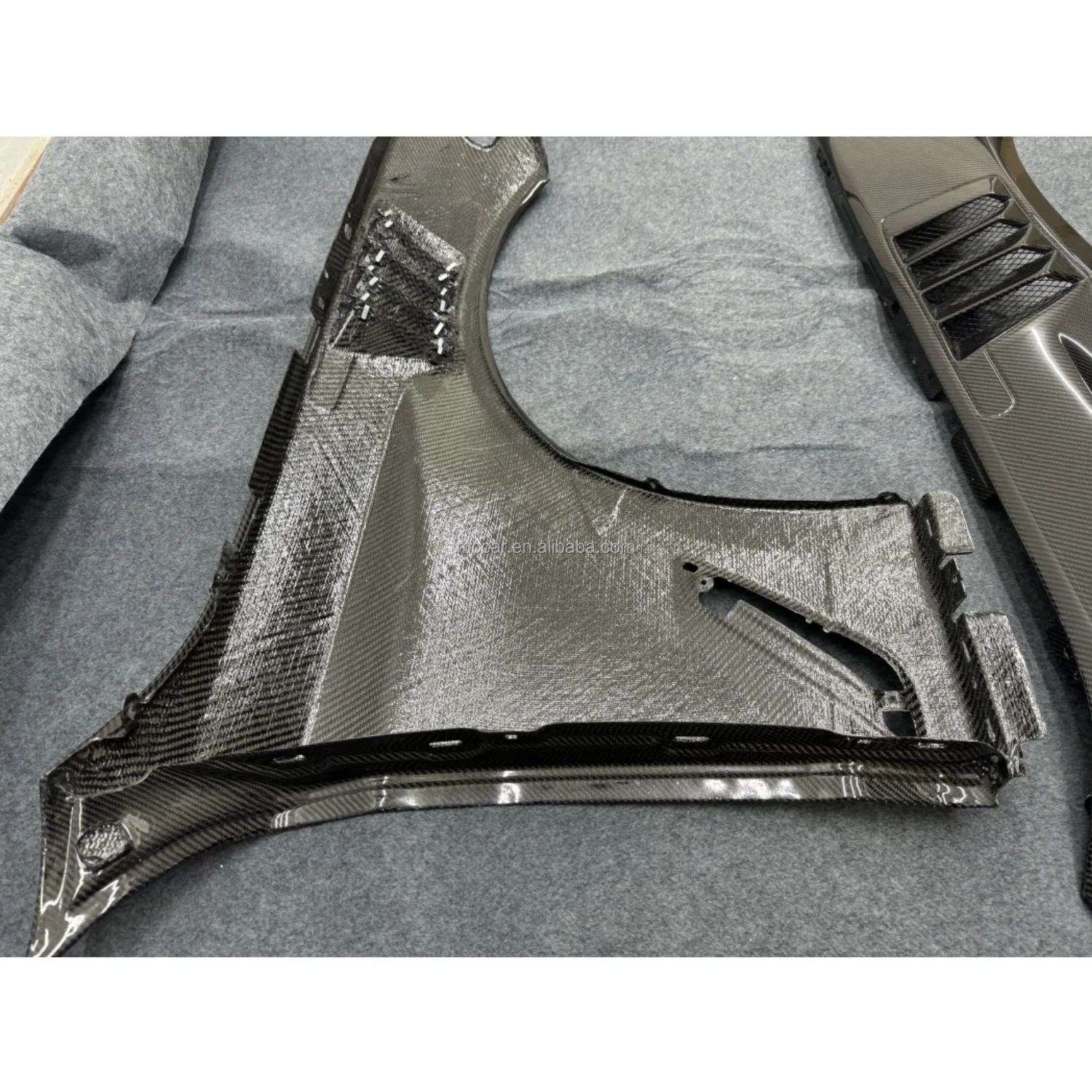 حاجز سيارة مخصص حصريًا لسيارة BMW 5 Series 540 I 530I 520I G30 من ألياف الكربون #3