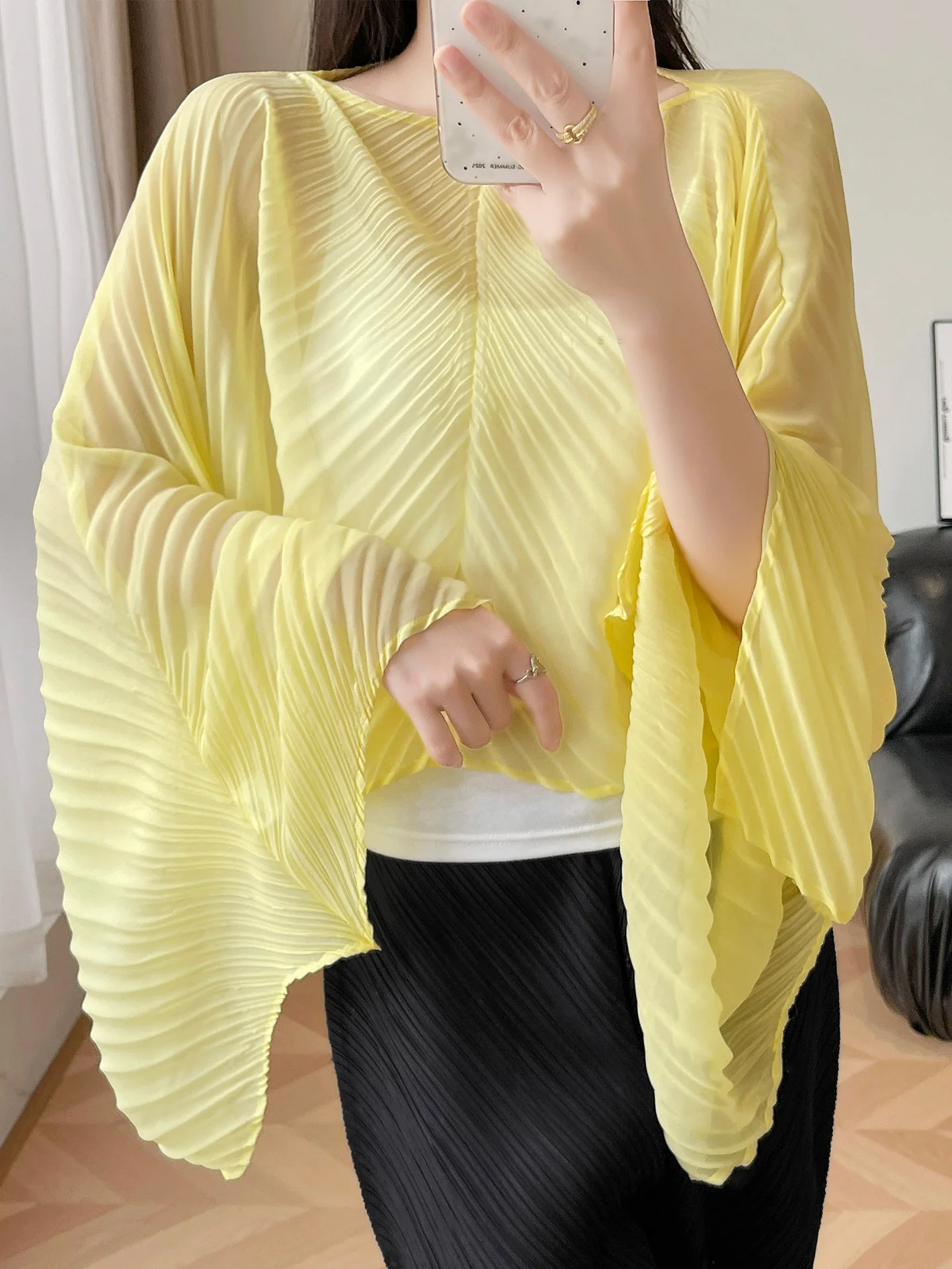 Summer New Loose Shoulder Style Women's Sun Protection Clothing Thin Fashionable Folded Cover up Casual Pure Color T-shirt