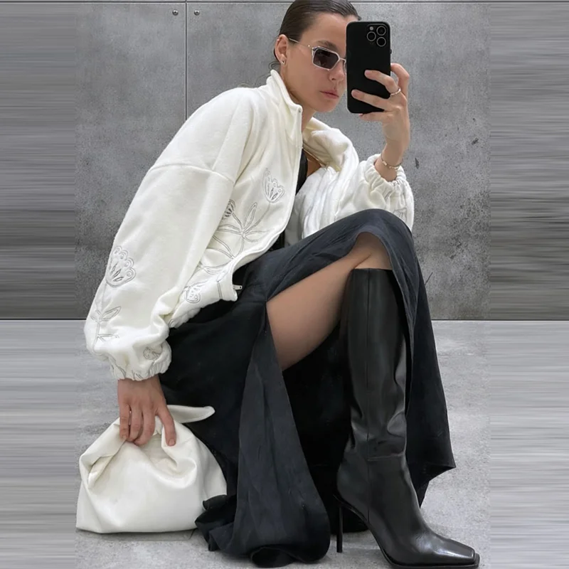 Kunstleder-Handtasche mit gedrehtem Knoten, elegante Damen-Clutch mit Falten, minimalistische PU-Handtasche, Abendtasche, Alltagstasche für Damen. – Detail 3