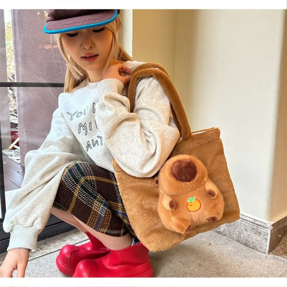 

Fashion Cartoon Capybara Handbag Korean Style Large Capacity Plush Doll Tote Bag Soft Magnetic Buckle Fluffy Shoulder Bag Women